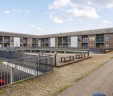 Fire Fly Avenue, Old Railway Quarter, SN2 - Photo 1