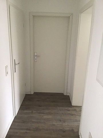 Neu renovierte, geräumige 4-Zi.-Wohnung ab sofort frei - Foto 3