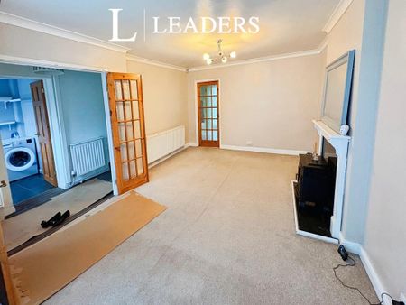 4 bedroom detached house to rent - Photo 5