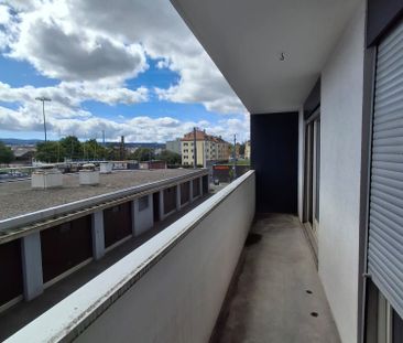 Appartement 3.5 pièces lumineux avec balcon à La Chaux-de-Fonds - Photo 2