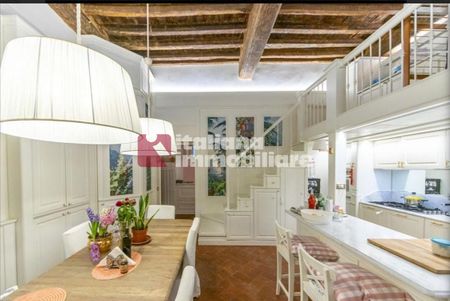 Signorile sei vani di rappresentanza in Affitto - Photo 5