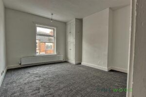 2 BEDROOM House - Mid Terrace - Photo 1