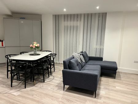 2 Bed Flat, Edgewood Mews, N3 - Photo 2