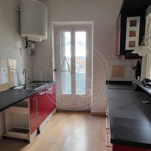 COGOLIN - Location annuelle Appartement T2 42m² en centre ville. - Photo 2