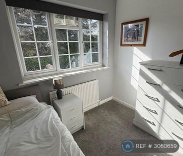 1 bedroom in a house share to rent - Photo 5