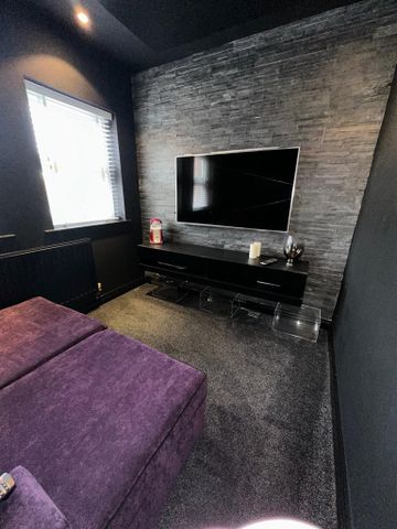 4 bedroom detached house to rent - Photo 2