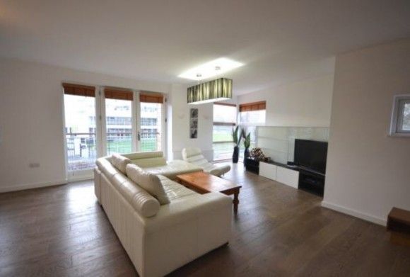 2 Bed Luxury Flat Didsbury - Close to Metro Station and Burton Road - Photo 1