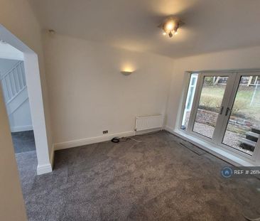 3 bedroom semi-detached house to rent - Photo 3