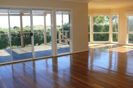 15 Glendenning Rise, Mornington. - Photo 2