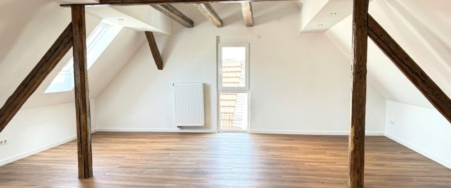 Da macht der Umzug Spaß: Kernsanierte 3,5-Zimmerwohnung in einem 2FH – alter Ortskern Hochheim! - Photo 1