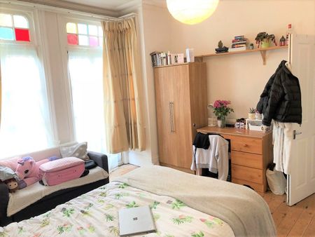 6 Bed Semi-Detached House, Hartington Road, BN2 - Photo 4