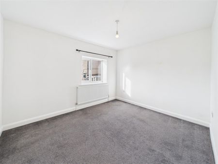 2 bedroom Town house to rent - Photo 5