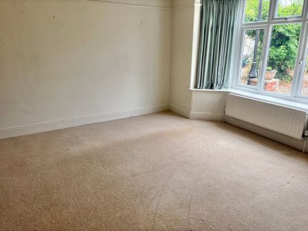 4 bedroom Semi Detached Four Bedroom House to rent - Photo 4