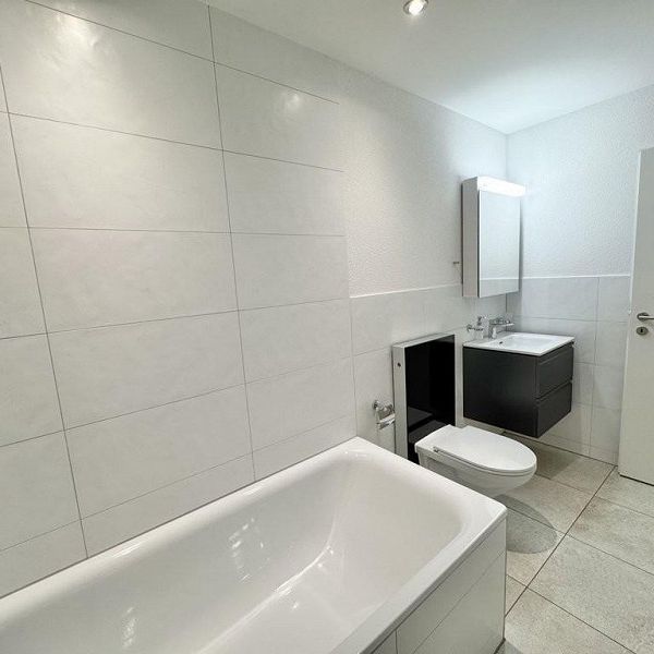 Familienwohnung an zentraler Lage sucht Bewohner - Photo 1