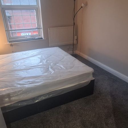 2 Bed - 12-14 Merrion Place, City Centre, Leeds - LS1 6PQ - Student/Professional - Photo 4