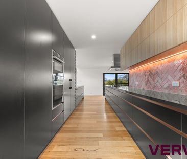 MODERN FAMILY OASIS - Photo 2