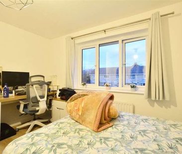 Dover Patrol, Kidbrooke, London, SE3 - Photo 1