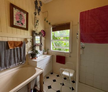 Highgate Hill - Photo 1