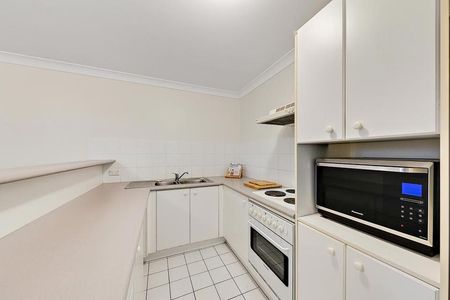 36/12 Albermarle Place - Photo 2