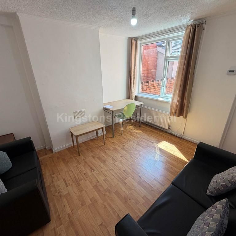 5 bedroom terraced house to rent - Photo 1