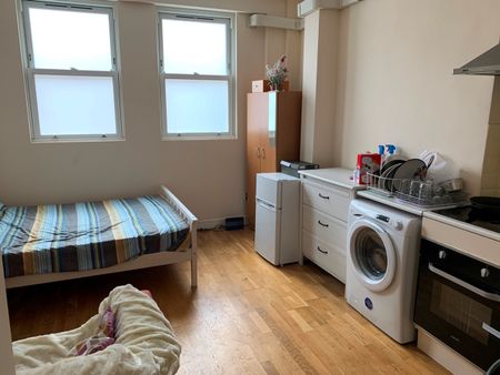Studio Flat, Hornsey Road, N19 - Photo 5