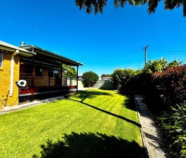Charming 3-Bedroom Home - Photo 6