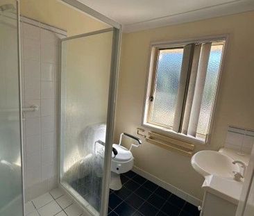 Beautiful 3 bedroom and 2 bathroom townhouse - Photo 5