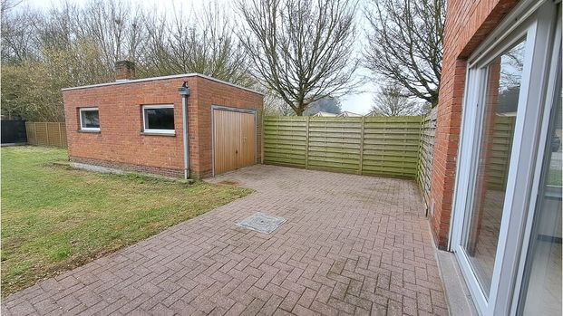 Comfortabele 3-slaapkamerwoning met GARAGE en TUIN te huur in Assebroek Brugge - Photo 1