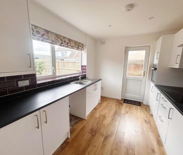 3 bedroom semi-detached house to rent - Photo 6