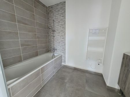 Location Appartement 3 pièces 59m² NIMES 30000 - Photo 4