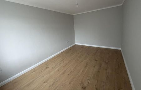 638 Shore Road, Belfast, BT15 4HG - Photo 2