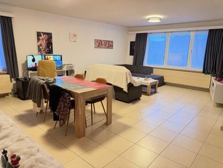 Appartement voor € 800 - Photo 2
