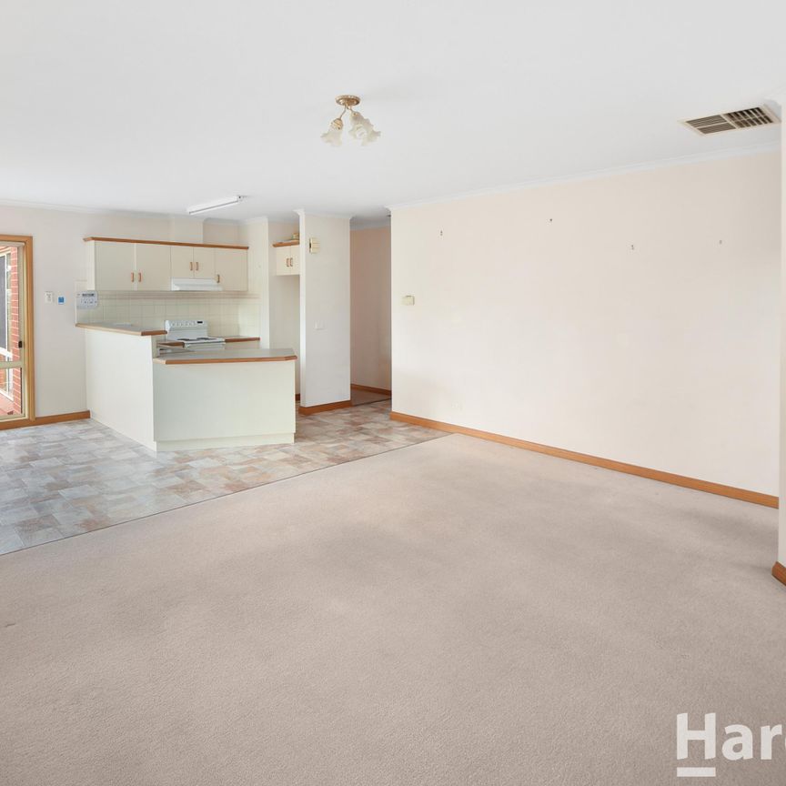 Townhouse close to CBD - Photo 1