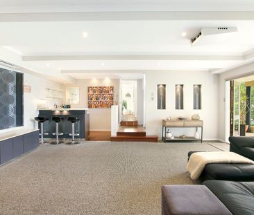 Pittwater Views with a European Flair - Photo 2