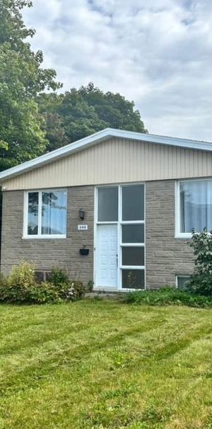 Magnifique Maison à Louer à Québec Secteur Charlesbourg - Photo 1