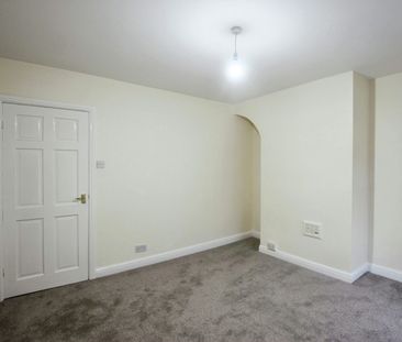 Terraced House to rent on - Photo 1