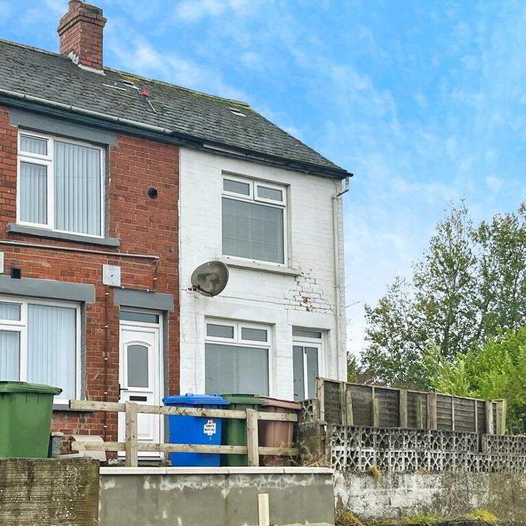 21 Ridgeway Street, Lisburn, BT28 1BY - Photo 1