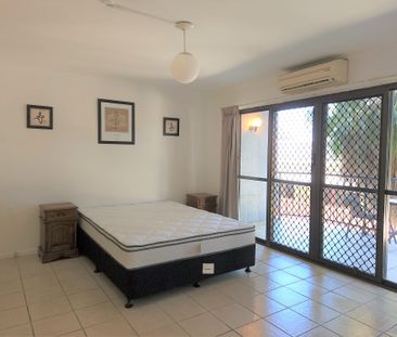 CENTRAL LIVING - Photo 5