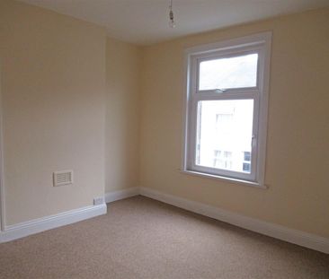 2 Bed House - Photo 4