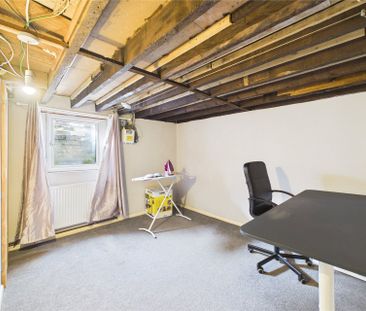 2 bedroom House in Watlington Street, Reading - Photo 3