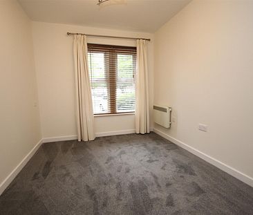 2 bedroom House Share to let - Photo 6