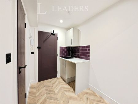 studio to rent Shinwell Walk, Henderson Road, Crawley, West Sussex, RH11 - Photo 4