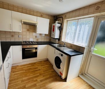 3 bedroom terraced house to rent - Photo 6