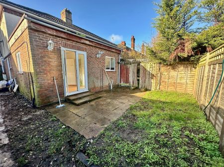 Clifford Road, Bournemouth - Photo 3