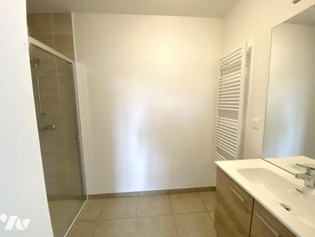 Appartement au 3 ème étage, 1 chambre, balcon, place de parking - Photo 5