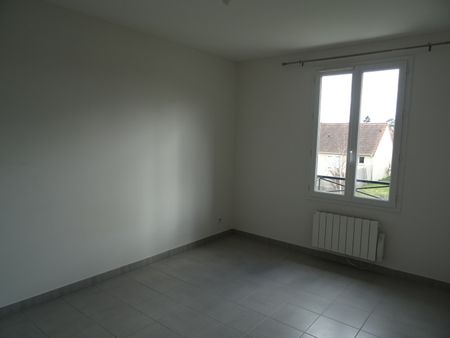 Location Maison 6 Pièces 142 m² - Photo 2