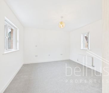 4 bedroom detached house to rent - Photo 4