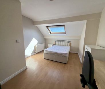 4 bedroom terraced house to rent - Photo 5