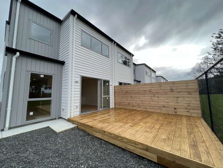 Four Bedrooms | Mt Wellington - Photo 4