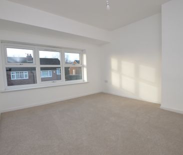 3 Bedroom Semi-Detached House - Photo 5